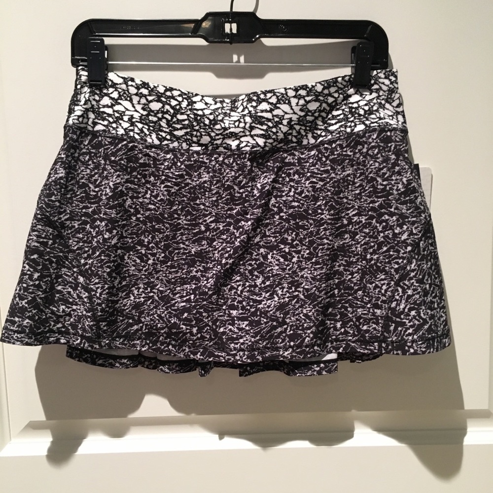 NWT LuLu Circuit Breaker Skirt